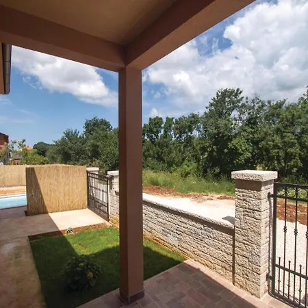 Three-bedroom Holiday In Tatil Evi Loborika