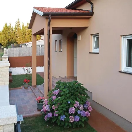 Tatil Evi Three-bedroom Holiday In *