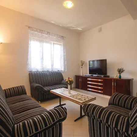 Three-bedroom Holiday In Holiday home *