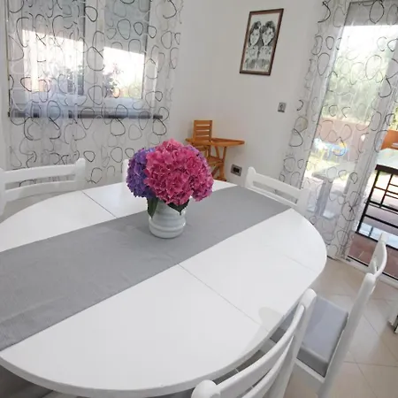 Three-bedroom Holiday In
